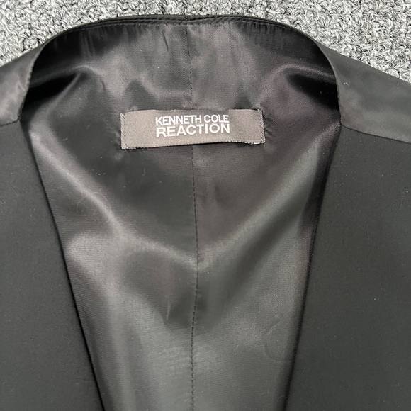 Kenneth Cole Reaction 3 Piece Suit - Picture 9 of 9